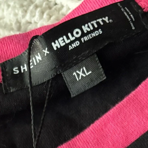 Hello Kitty Crop Top - Picture 2 of 2